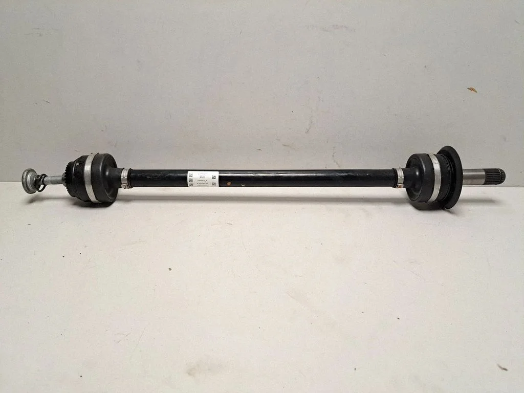 Rear driveshaft 8679940