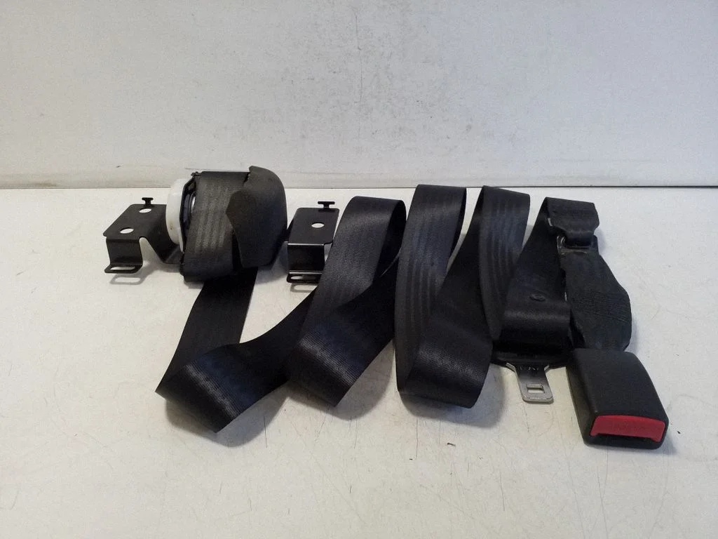 Middle seatbelt (rear) JB3B26611B64B