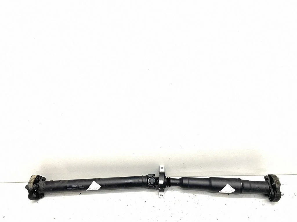 Middle center prop shaft