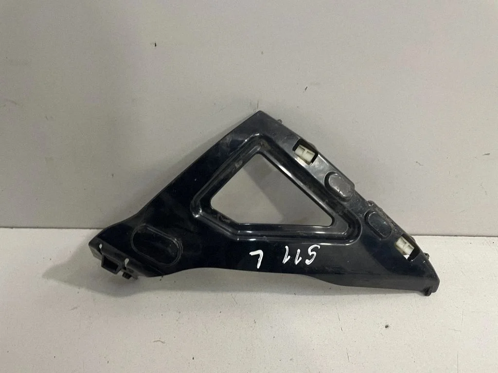 Esistange kinnitusklamber – BMW 7-seeria G11 G12 (2015-2022)