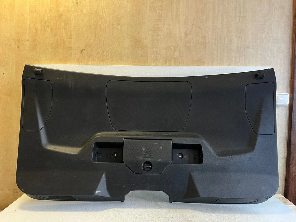 Tailgate/boot lid cover trim 9812091077