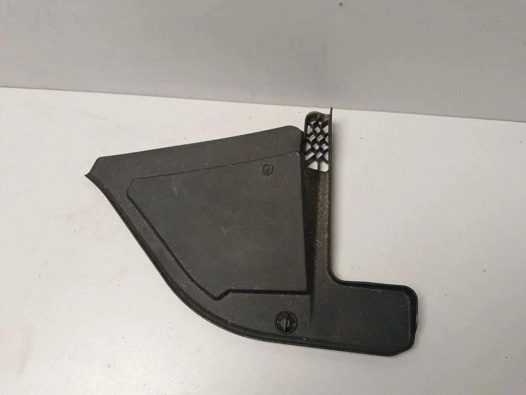 Wiper trim 7434881