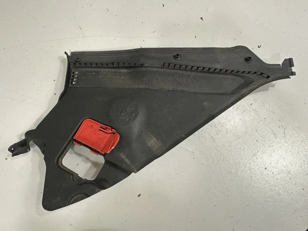Slotiņu apdare – BMW 3. sērija F30 F35 F31 (2012-2018)