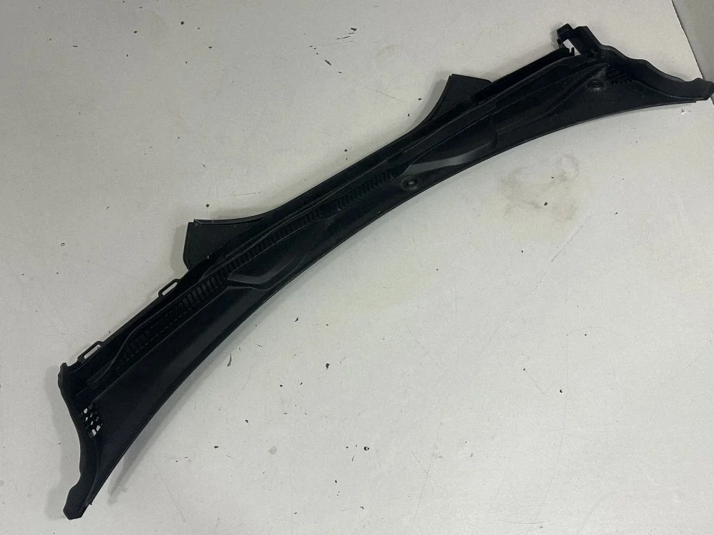 Wiper trim 7427848