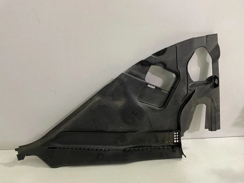 Slotiņu apdare – BMW 4. sērija F32 F33 (2013-2020)