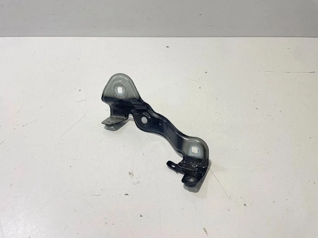 Wspornik błotnika – BMW Seria 4 G22 G23 G24 G26 (2020-)