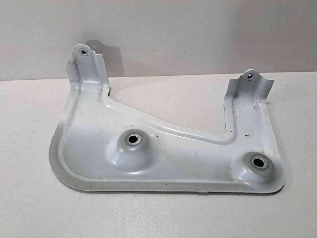 Fender mounting bracket – BMW X5M G05 F95 (2019-)
