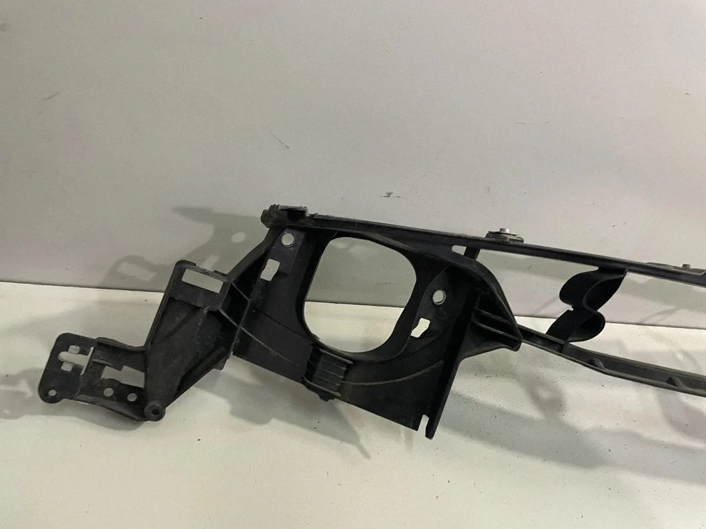 Fender mounting bracket – BMW X5 E70 (2006-2013)