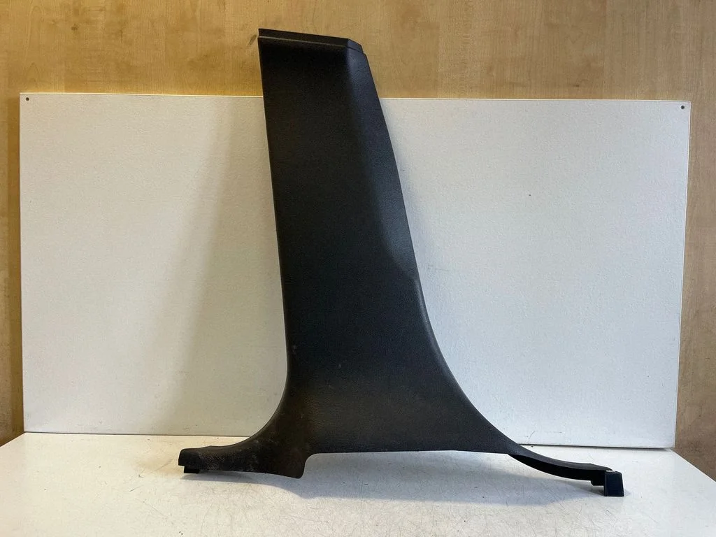 (B) statņa apdare (apakšējā) – BMW X3 F25 (2010-2017)