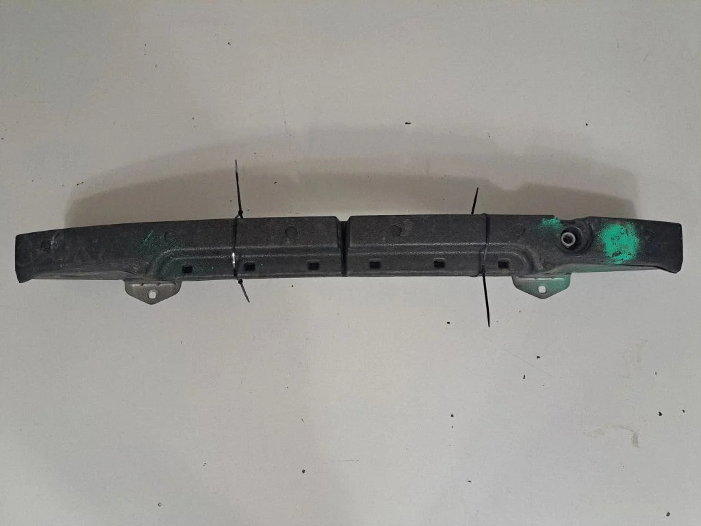 Rear bumper cross member 7900766