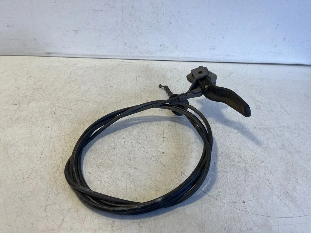 Engine bonnet (hood) release handle 13105886 – Opel Astra H (2004-2012)