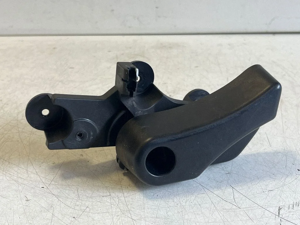 Engine bonnet (hood) release handle – BMW X3 F25 (2010-2017)