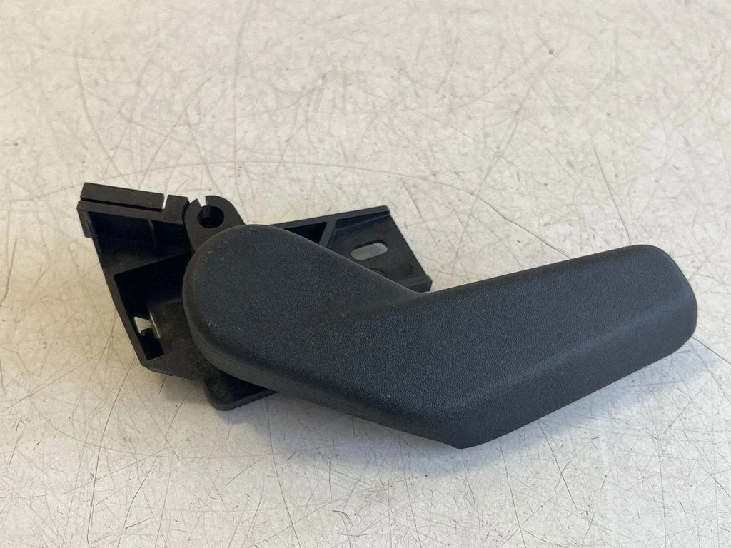 Mootorikapoti avamiskäepide 656823533 – Skoda Fabia Mk4 (6VA) (2021-)