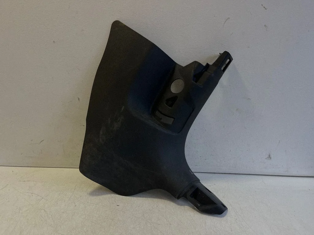 Foot area side trim 8S2867272