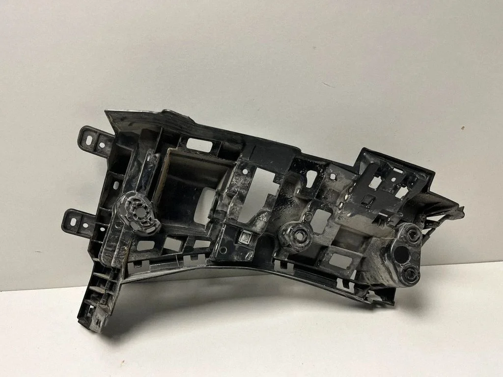 Aizmugurējā bufera turētājs – BMW X5M G05 F95 (2019-)