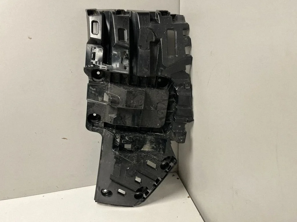 Rear bumper mounting bracket – BMW XM (2022-)