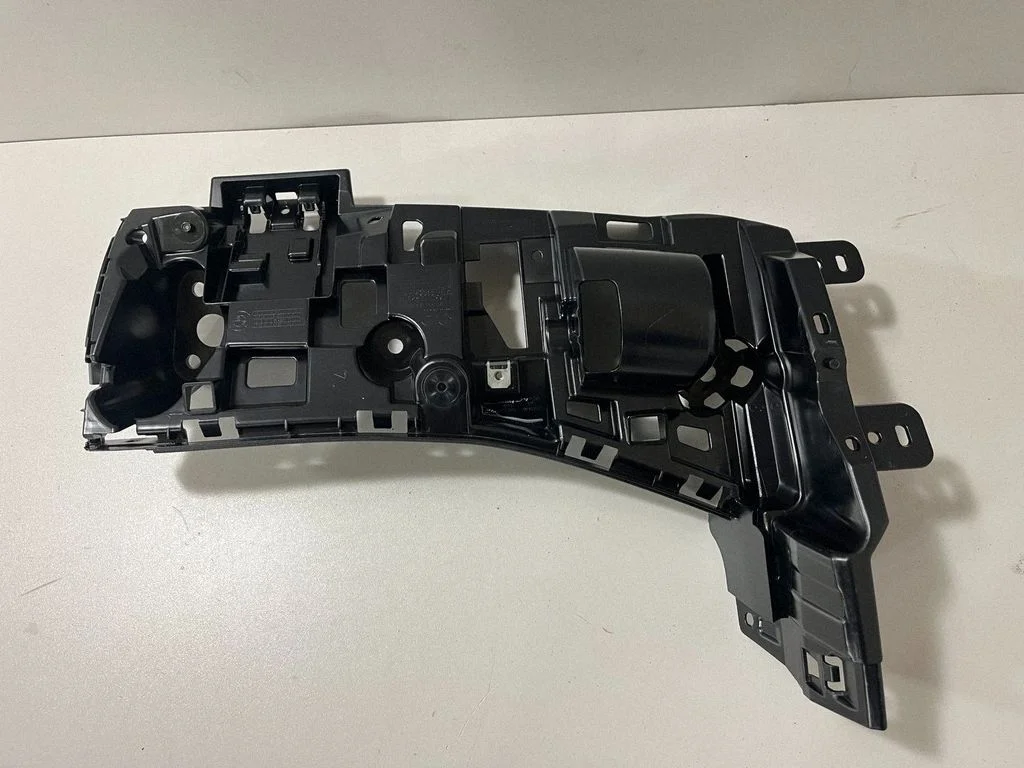 Aizmugurējā bufera turētājs – BMW X5M G05 F95 (2019-)