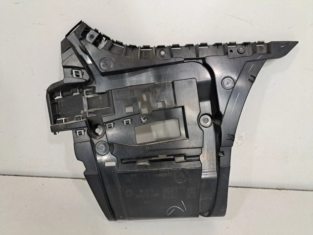 Tagumise kaitseraua kinnitusklamber – BMW 7-seeria G11 G12 (2015-2022)