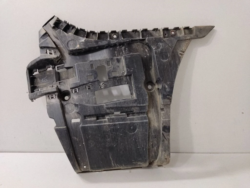 Tagumise kaitseraua kinnitusklamber – BMW 7-seeria G11 G12 (2015-2022)