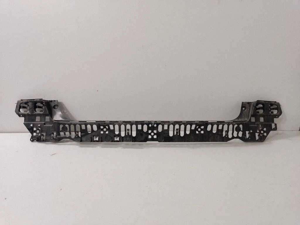 Rear bumper mounting bracket – BMW 7 Series G11 G12 (2015-2022)
