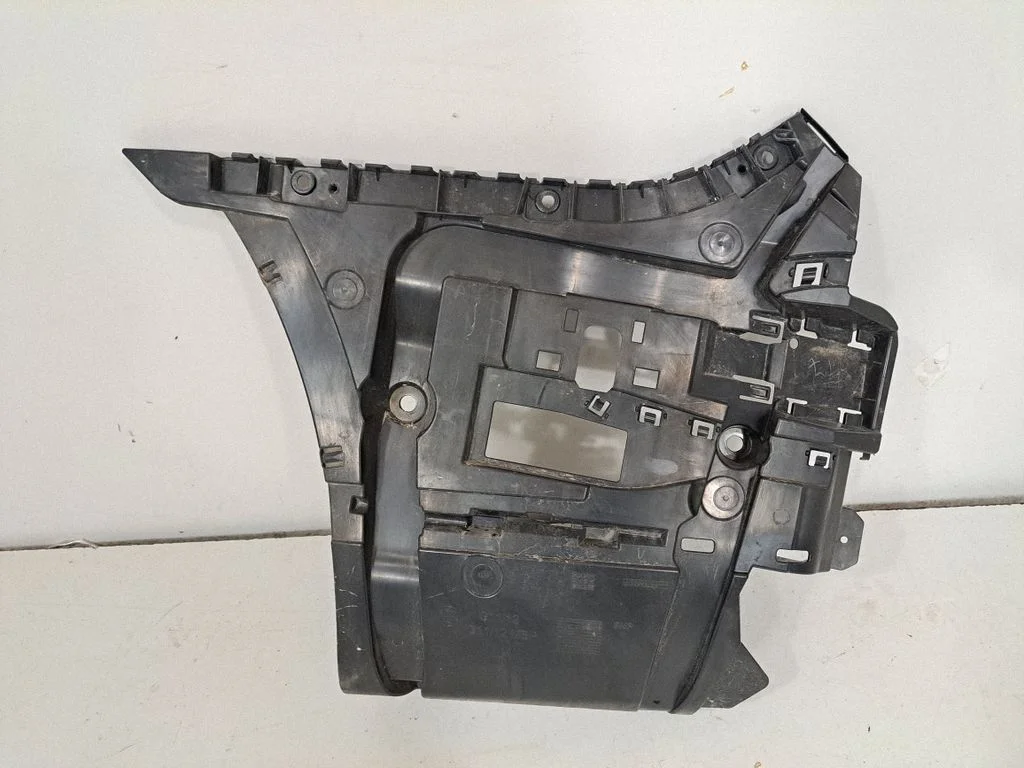 Tagumise kaitseraua kinnitusklamber – BMW 7-seeria G11 G12 (2015-2022)