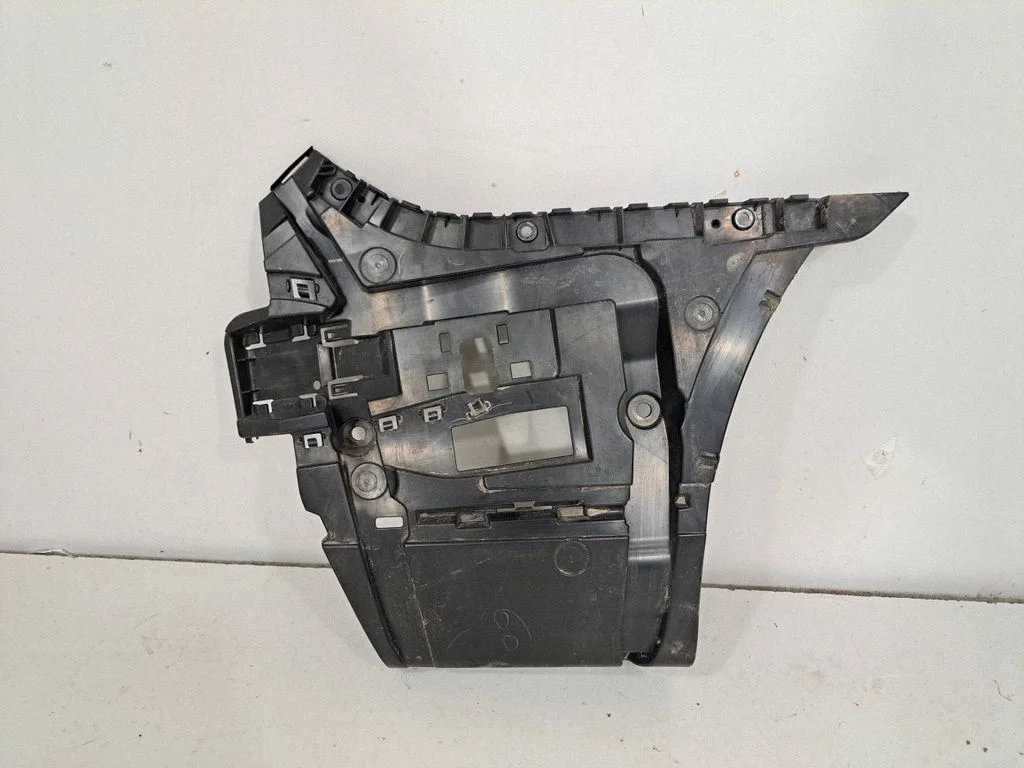 Tagumise kaitseraua kinnitusklamber – BMW 7-seeria G11 G12 (2015-2022)