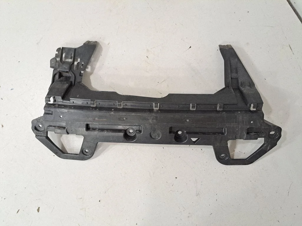 Tagumise kaitseraua kinnitusklamber 8737800 – BMW iX3 (2020-2025)