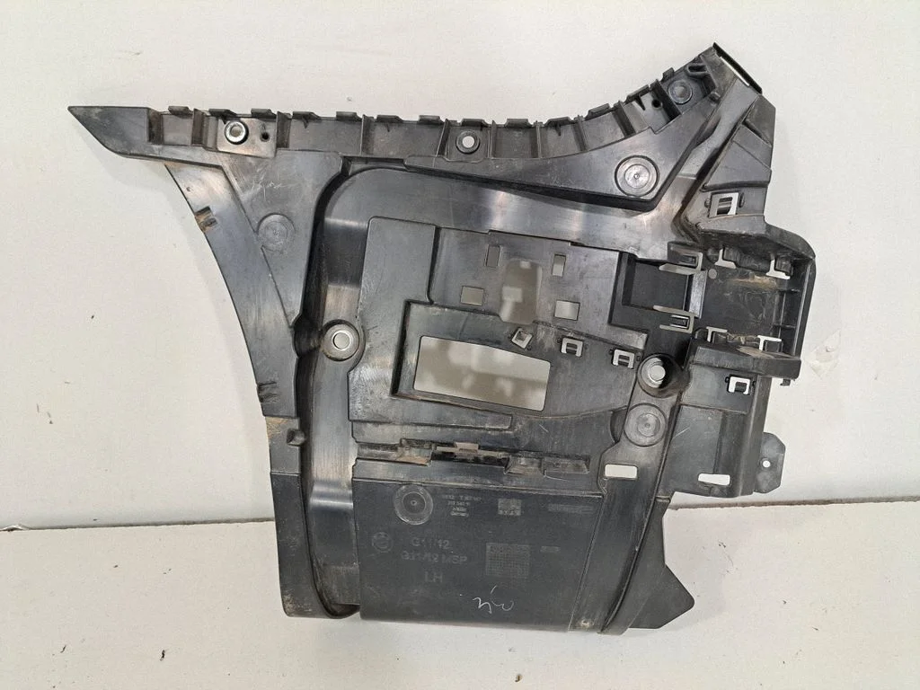 Tagumise kaitseraua kinnitusklamber – BMW 7-seeria G11 G12 (2015-2022)