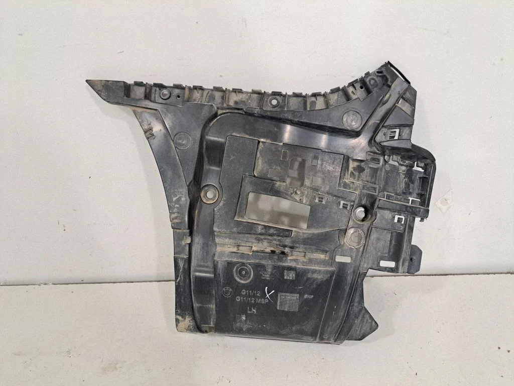 Tagumise kaitseraua kinnitusklamber – BMW 7-seeria G11 G12 (2015-2022)
