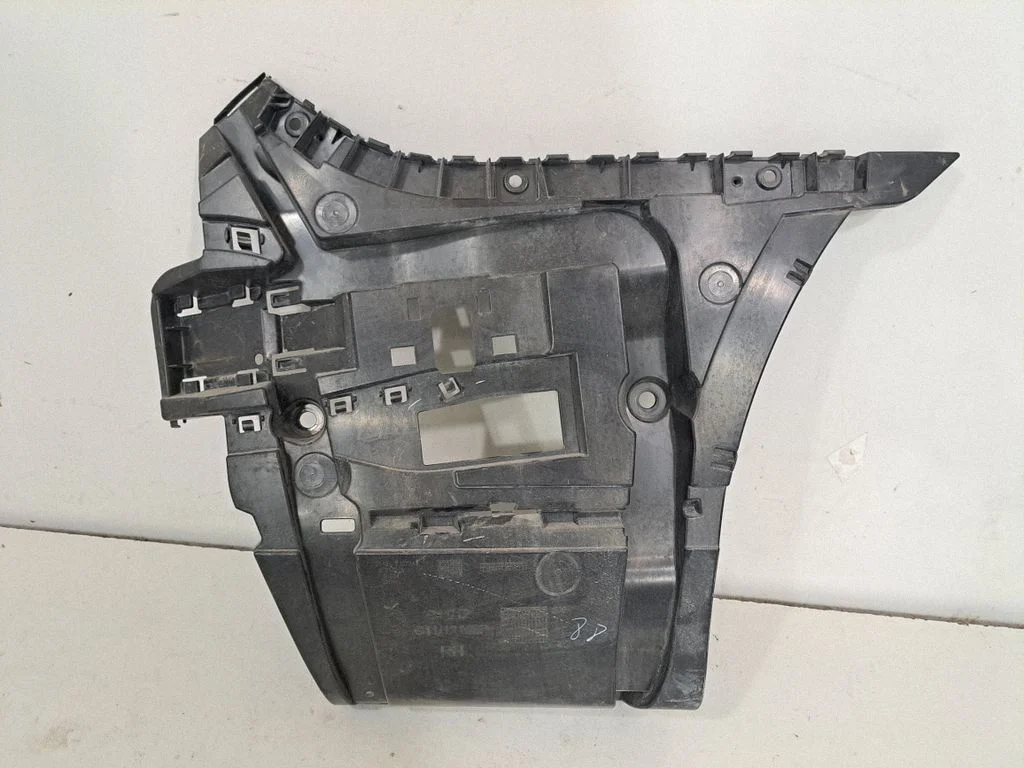 Tagumise kaitseraua kinnitusklamber – BMW 7-seeria G11 G12 (2015-2022)