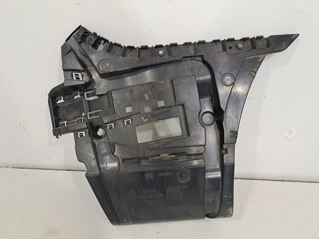 Tagumise kaitseraua kinnitusklamber – BMW 7-seeria G11 G12 (2015-2022)