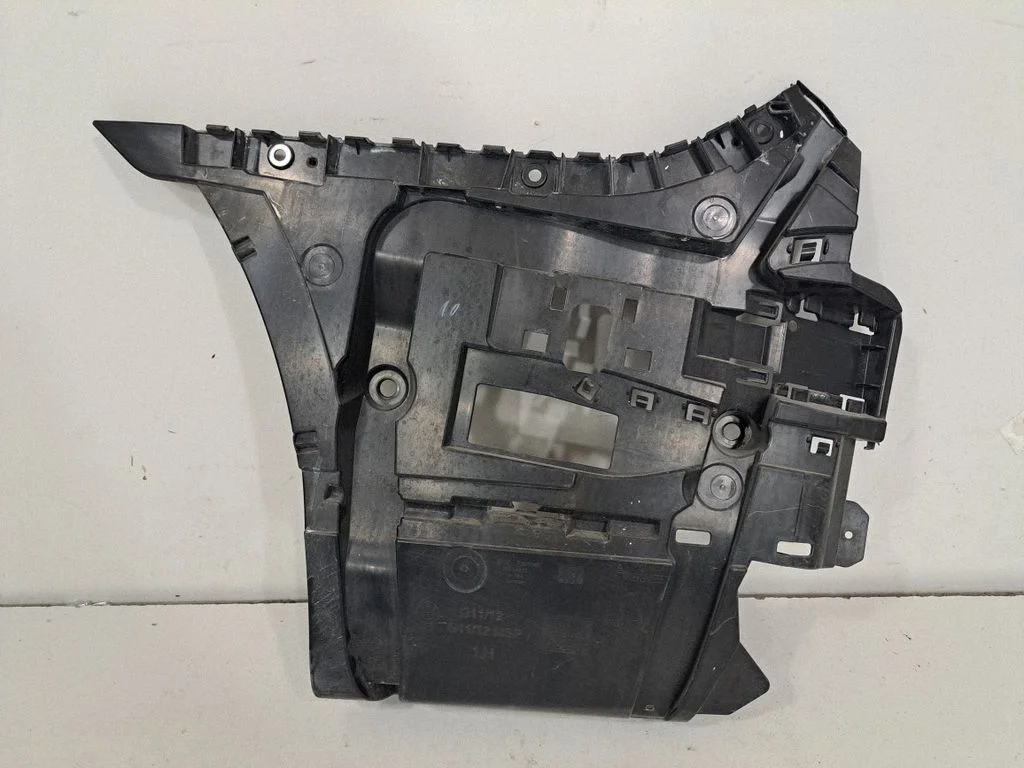 Tagumise kaitseraua kinnitusklamber – BMW 7-seeria G11 G12 (2015-2022)