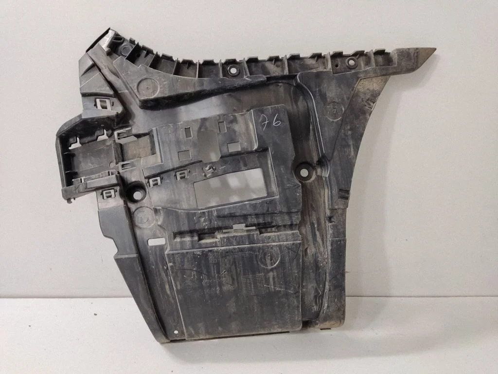 Tagumise kaitseraua kinnitusklamber – BMW 7-seeria G11 G12 (2015-2022)