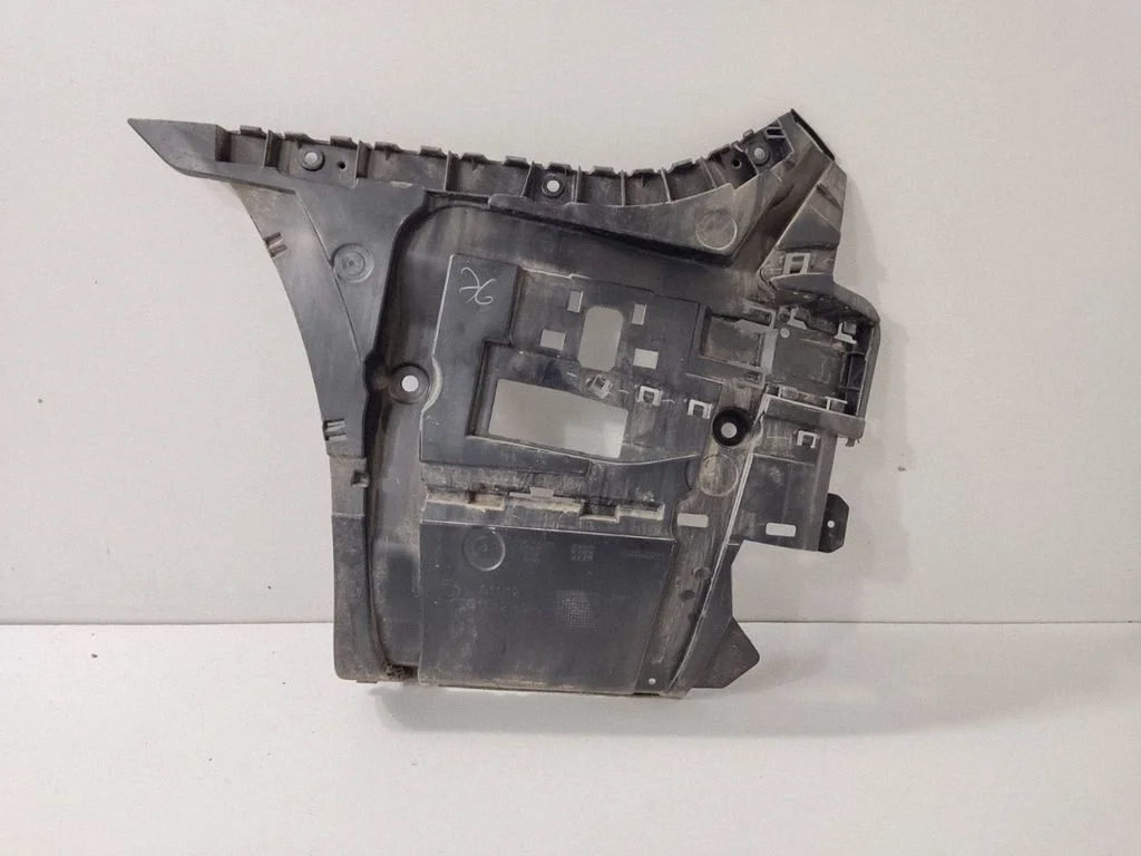 Tagumise kaitseraua kinnitusklamber – BMW 7-seeria G11 G12 (2015-2022)
