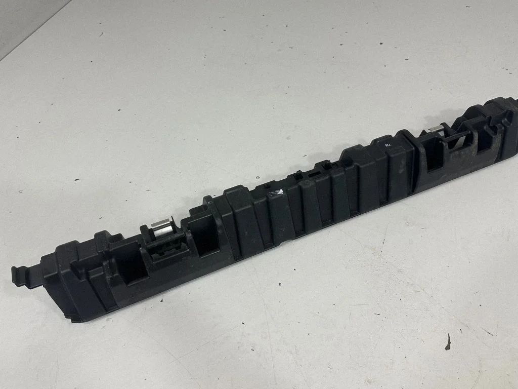 Rear bumper mounting bracket 7442181
