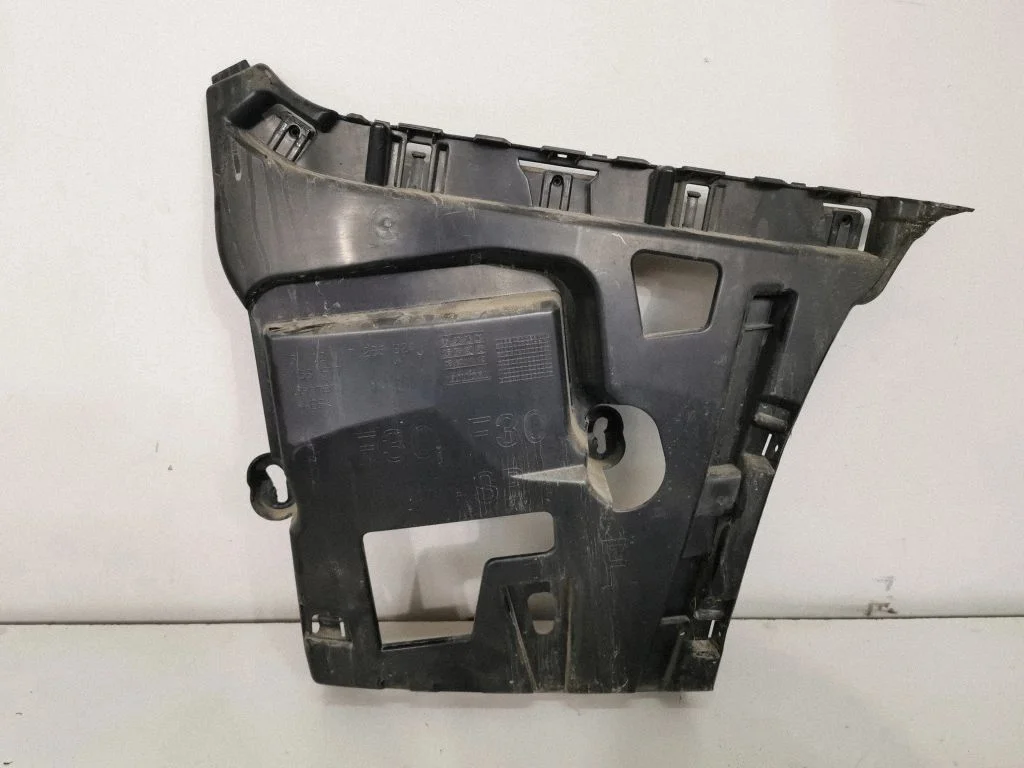 Aizmugurējā bufera turētājs – BMW 3. sērija F30 F35 F31 (2012-2018)