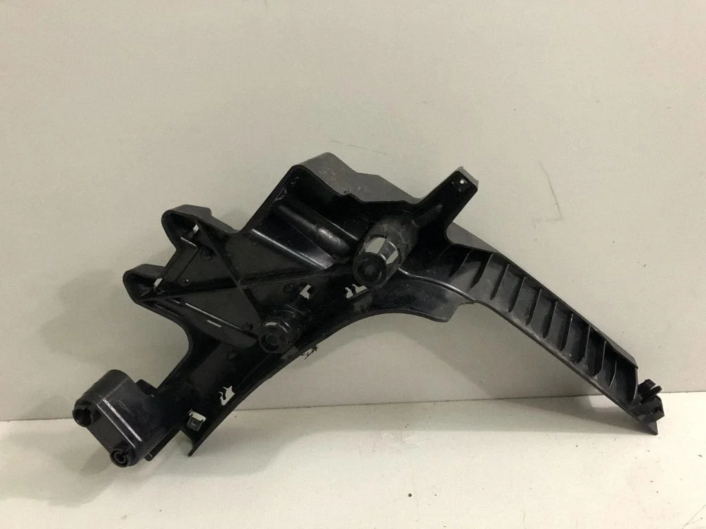 Rear bumper mounting bracket 7294389