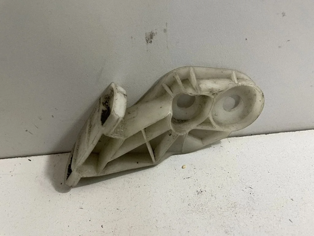 Tagumise kaitseraua kinnitusklamber – BMW 3-seeria E46 (1998-2005)