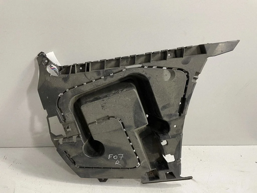 Rear bumper mounting bracket – BMW 5 Series GT F07 (2010-2017)