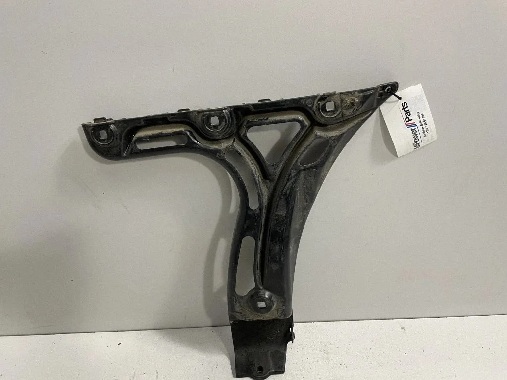 Aizmugurējā bufera turētājs – BMW 5. sērija E60 E61 (2004-2010)