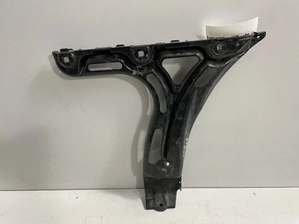 Aizmugurējā bufera turētājs – BMW 5. sērija E60 E61 (2004-2010)