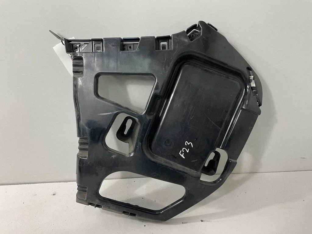 Aizmugurējā bufera turētājs – BMW 2. sērija F22 F23 (2013-2017)