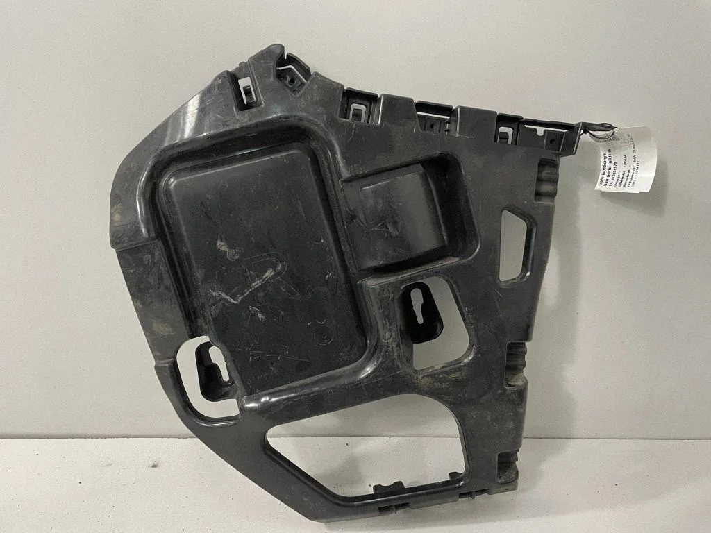 Aizmugurējā bufera turētājs – BMW 2. sērija F22 F23 (2013-2017)