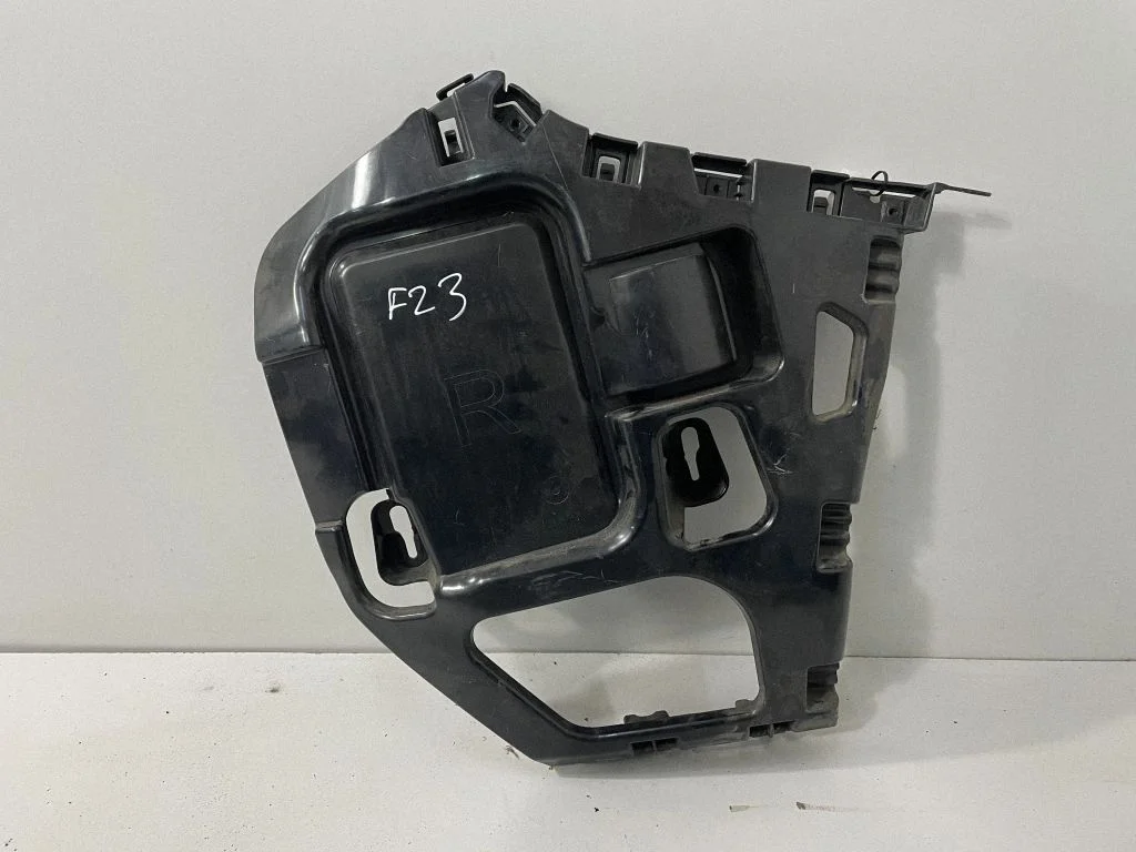 Aizmugurējā bufera turētājs – BMW 2. sērija F22 F23 (2013-2017)