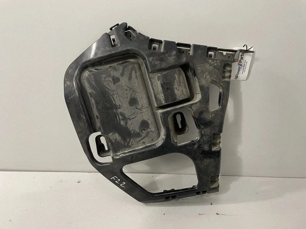 Aizmugurējā bufera turētājs – BMW 2. sērija F22 F23 (2013-2017)