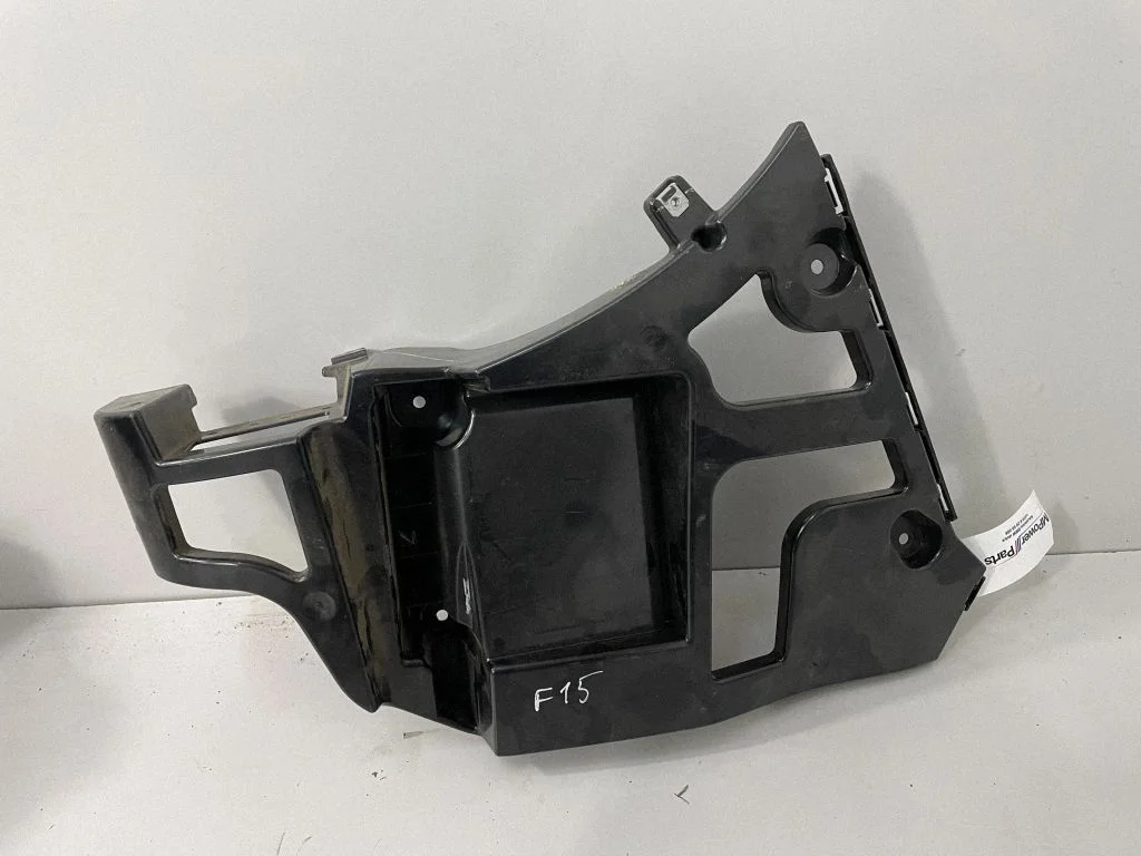 Aizmugurējā bufera turētājs – BMW X5 F15 (2013-2017)