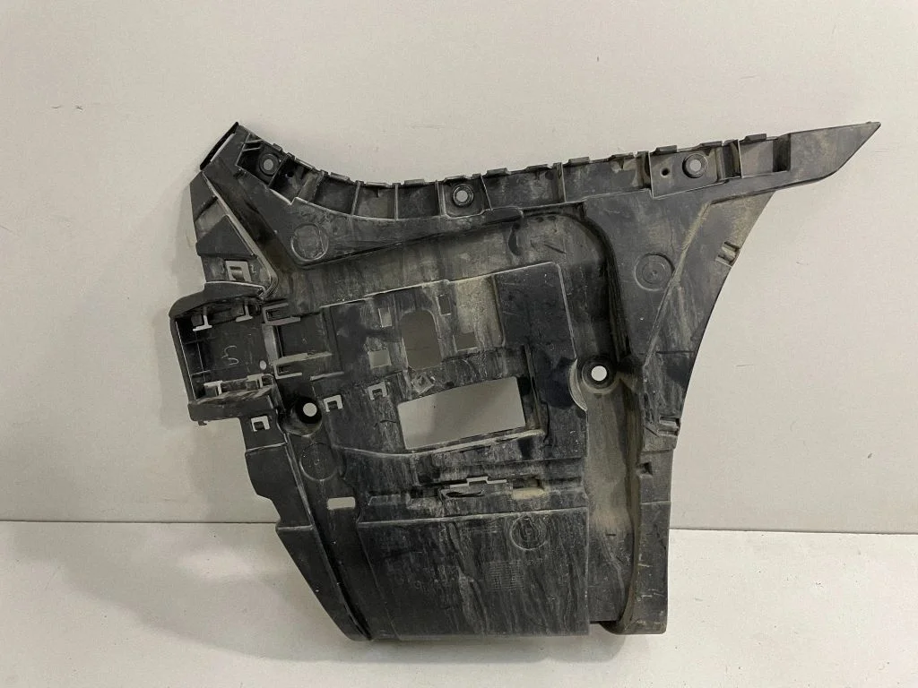 Tagumise kaitseraua kinnitusklamber – BMW 7-seeria G11 G12 (2015-2022)