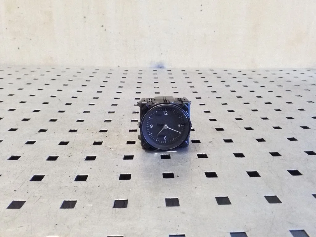 Clock 3G0919204C – Volkswagen Passat B8 USA (2016-2023)