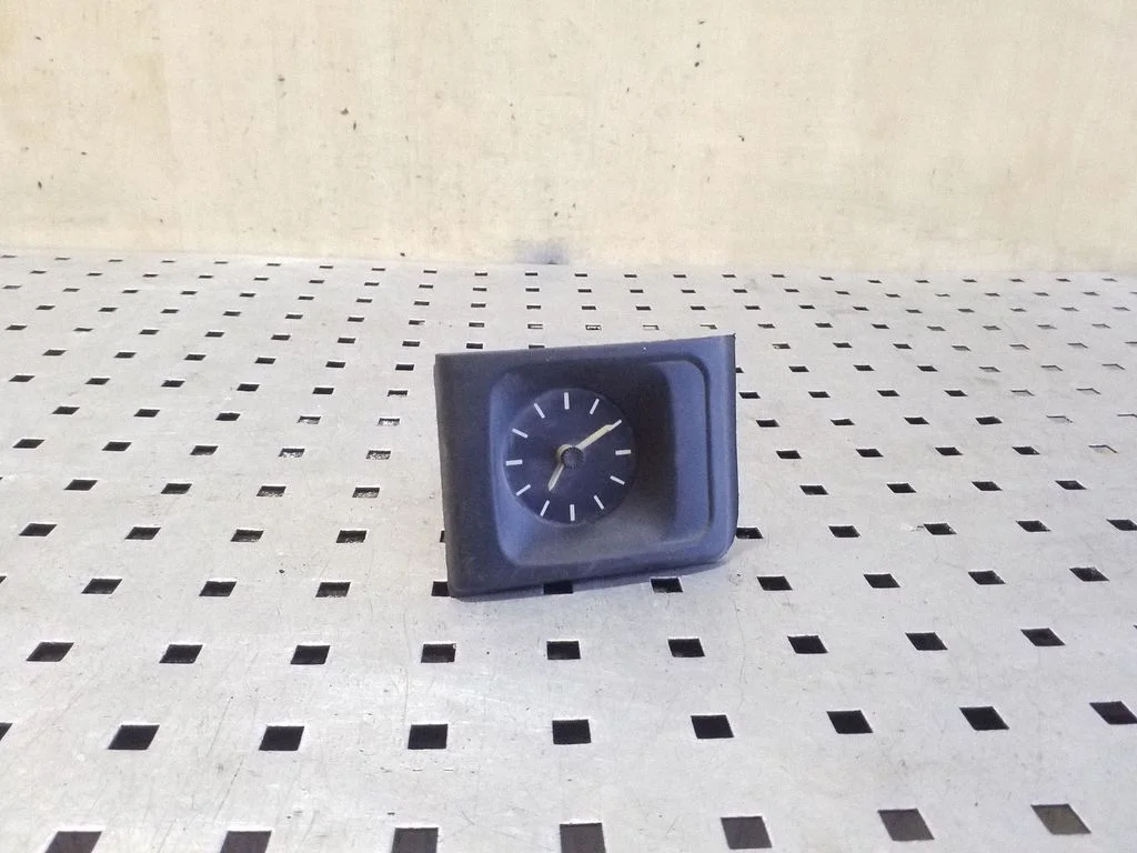 Clock 90306467 – Opel Vectra A (1988-1995)