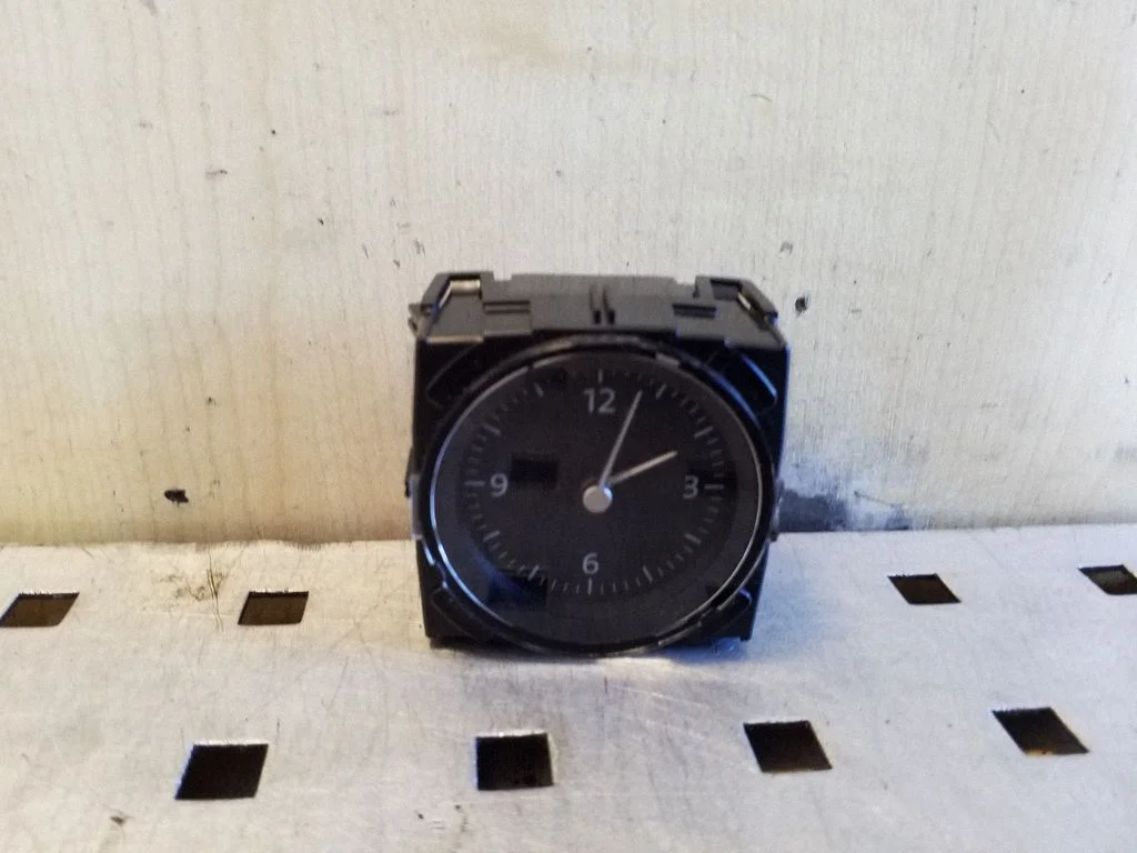 Clock 3G0919204C – Volkswagen Passat B8 USA (2016-2023)